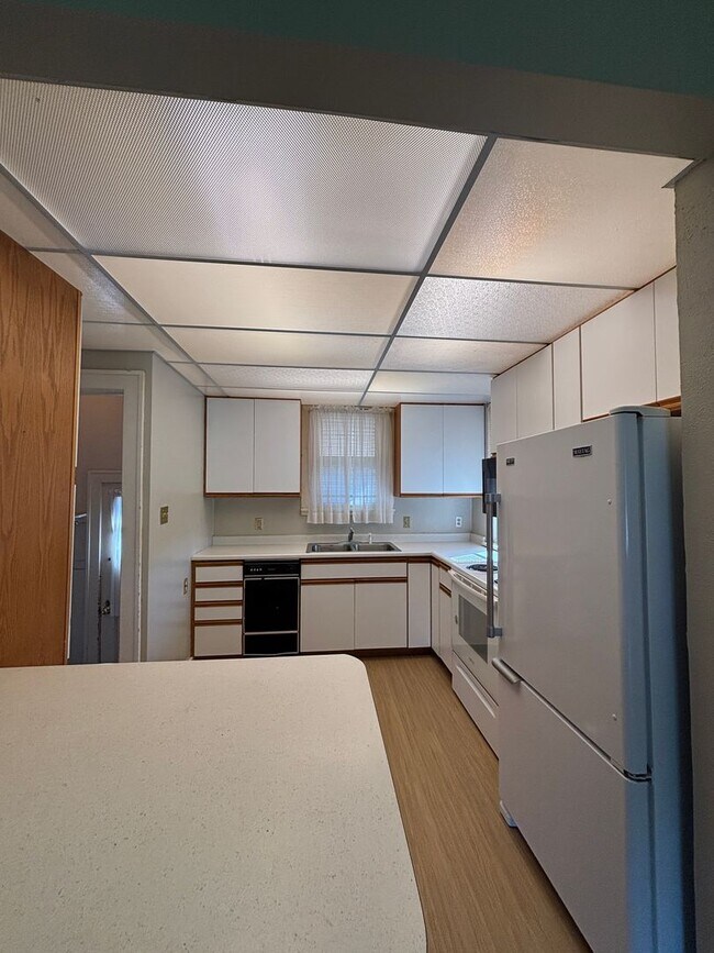 Building Photo - 2 Bedroom, 1 bonus room, and 2 bathroom house