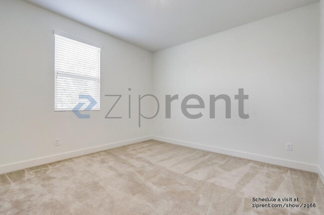 Building Photo - Unit
