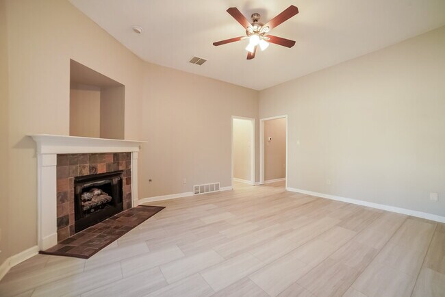 Building Photo - 4882 Graham Lake Dr