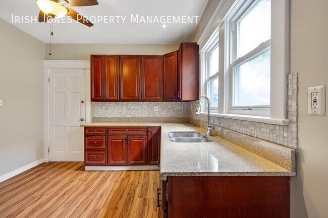 Building Photo - 67 Newman Pl