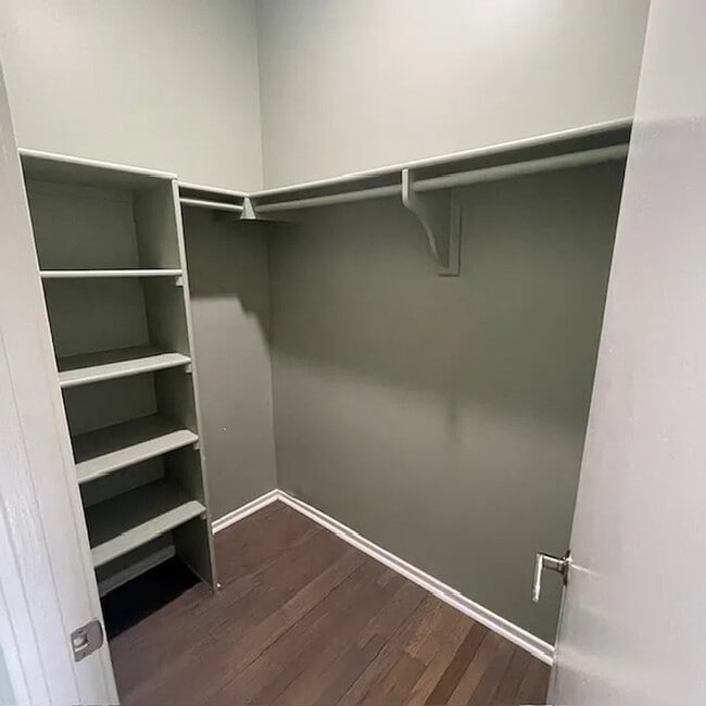 Building Photo - Wonderful 1 BR/1BA unit in the Observatory...