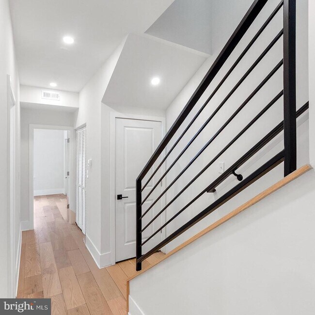 Building Photo - 5404 4th St NW