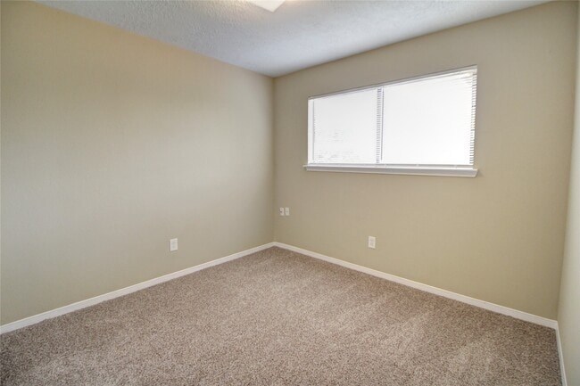 Building Photo - 10024 Spring Pl Dr