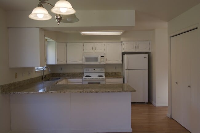 Building Photo - 4844 N Wildflowers Way
