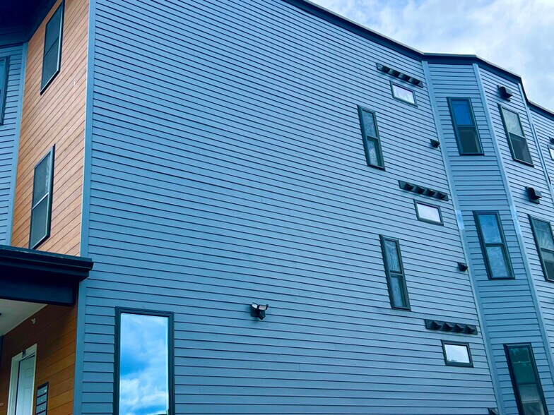 Building Photo - 18 Dunreath St