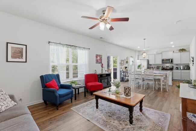 Building Photo - Refined Living in Hardin Valley | Modern Luxury Home with Loft & Outdoor Retreat