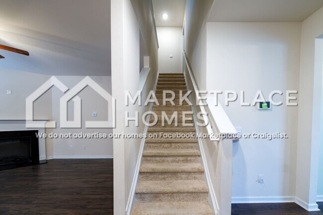 Building Photo - 559 Post Oak Ln