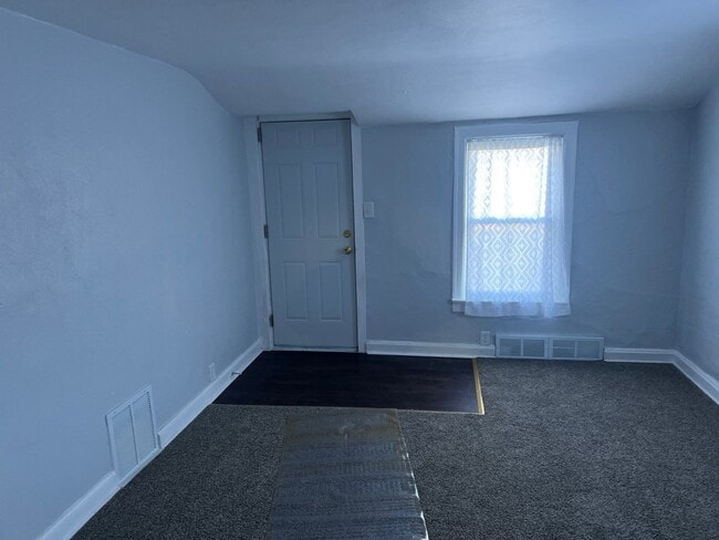 Building Photo - 2525 Parke St