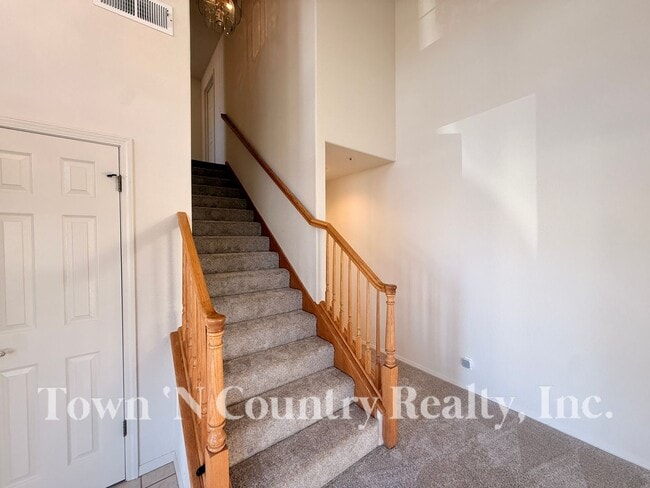 Building Photo - 139 Greenbriar Way