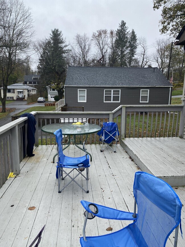 Building Photo - 5 Sunnyside Ave