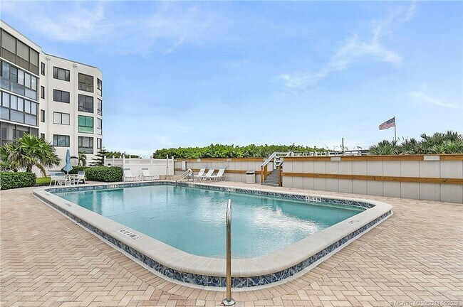 Building Photo - 2375 NE Ocean Blvd