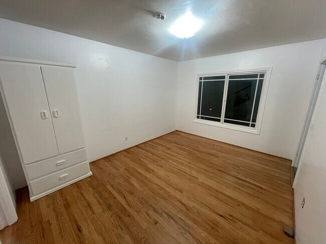 Building Photo - 406 Brewington Ave