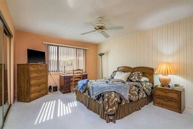 Building Photo - 9910 Eagles Point Cir