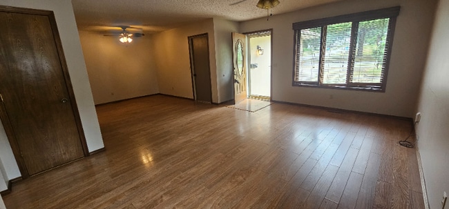 Building Photo - 1022 W Catalpa St