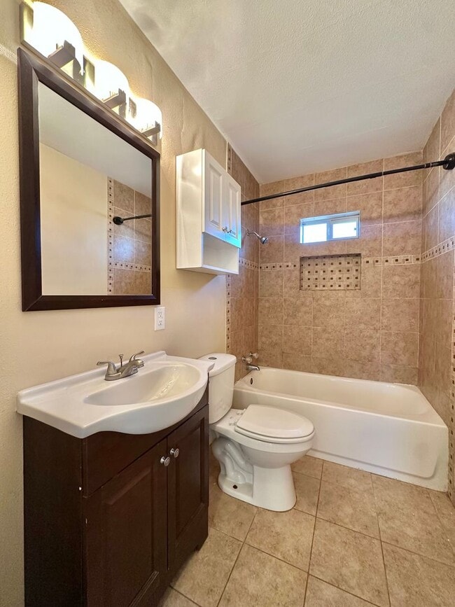 Building Photo - COMING MAY 2026 - Cozy 3 Bedroom Home Near Fort Concho!