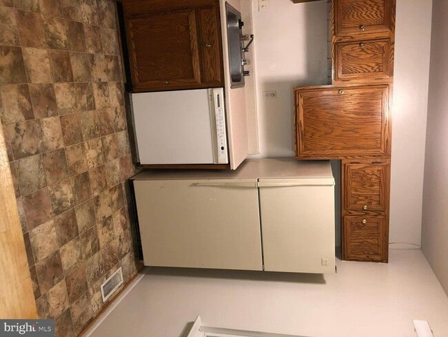 Building Photo - 2495 Vineyard Ln