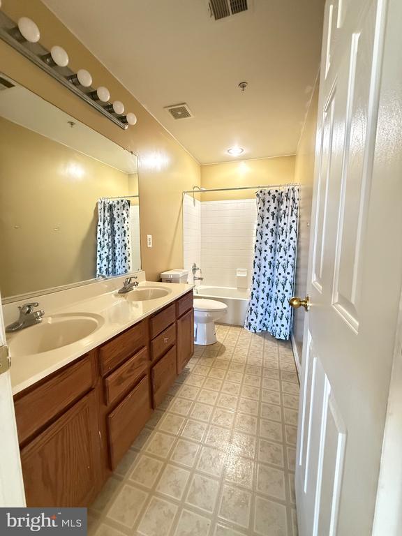 Building Photo - 1403 Northern Lights Dr
