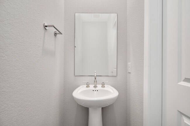 Building Photo - 1218 Raburn Run Ln