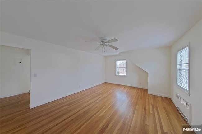 Building Photo - 440 Hillcrest Pl
