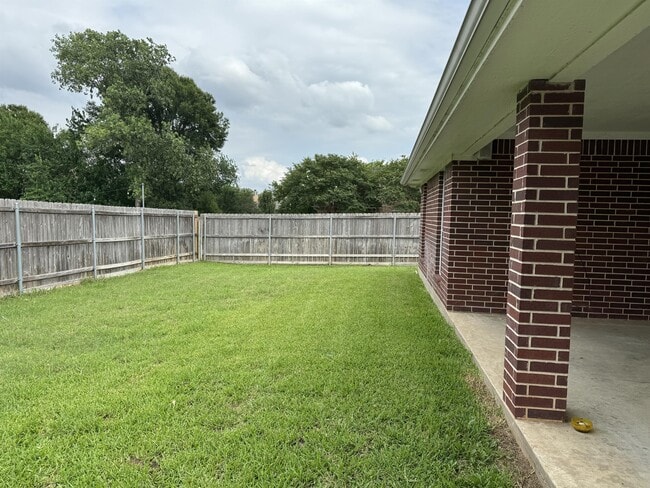 Building Photo - 225 Karten Ln