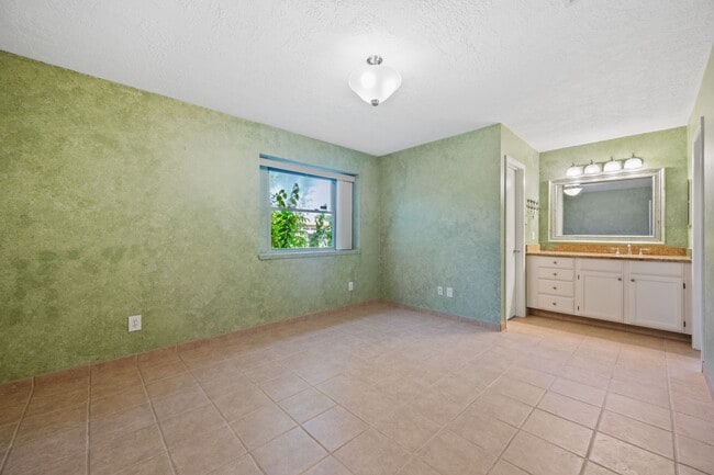 Building Photo - 19907 Lions Gate Dr