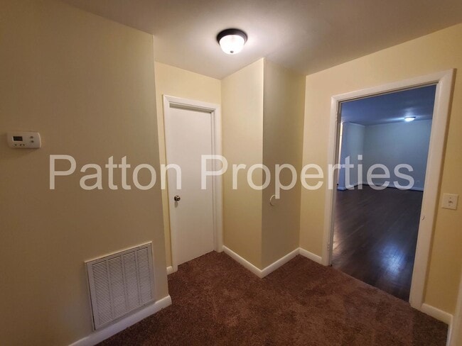 Building Photo - Forest Acres Home