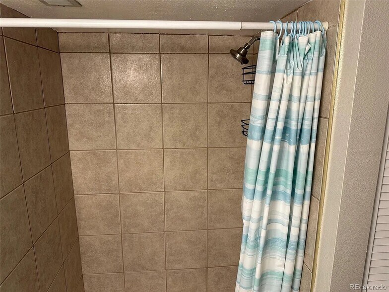 Building Photo - 440 W Rockrimmon Blvd