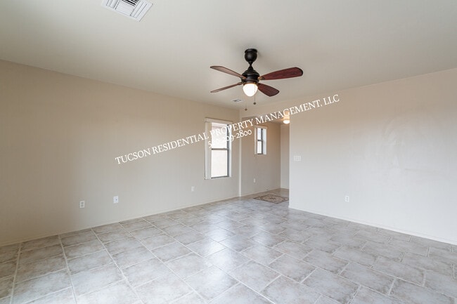 Building Photo - 4123 E Cameo Point Dr