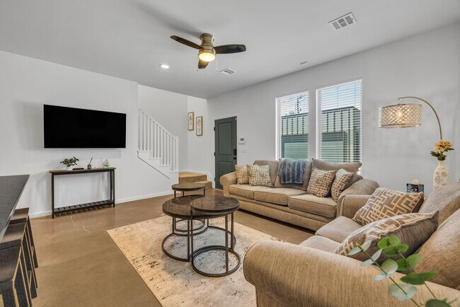 Building Photo - P.57 Kode Properties, LLC 1240-1242