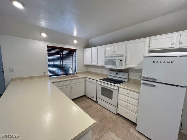 Building Photo - 8429 Dunphy Ct