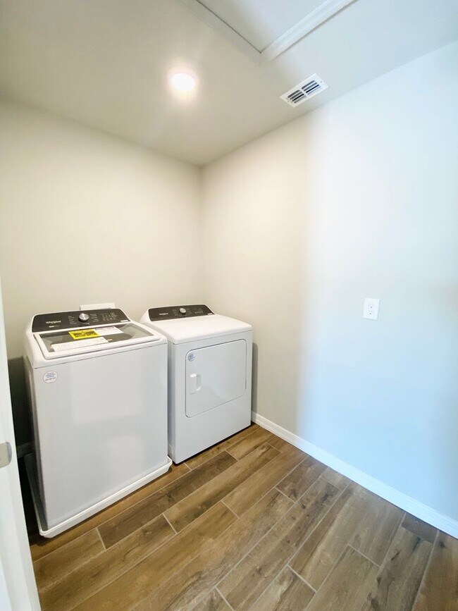 Building Photo - Home in St Cloud for Rent