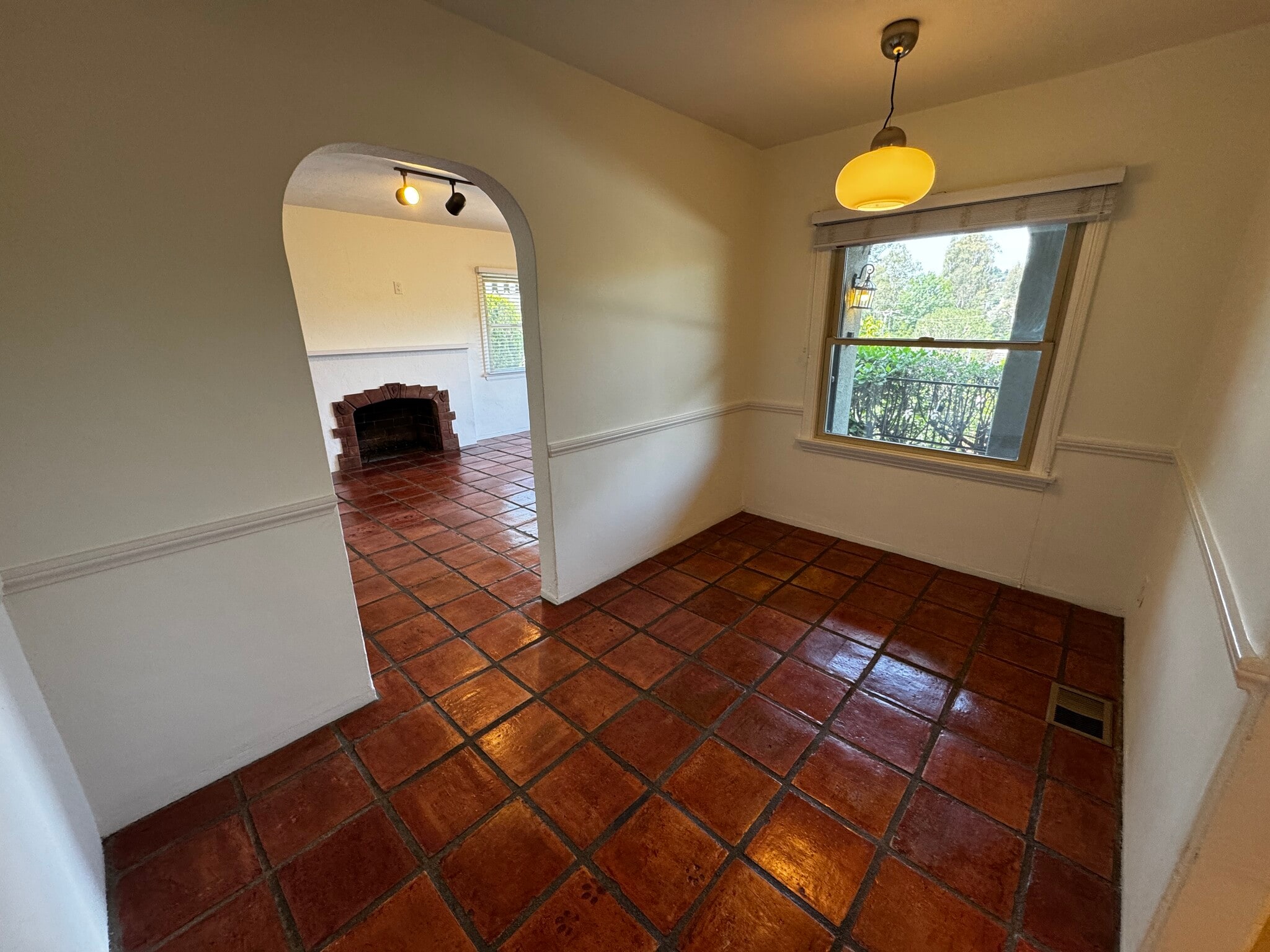 Dining Nook - 2343 Earl St
