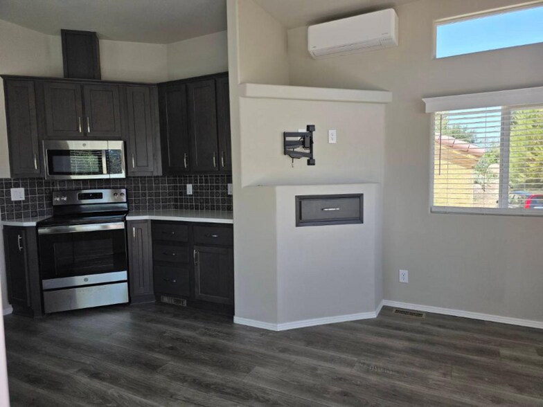Primary Photo - 4137 Alpine Blvd