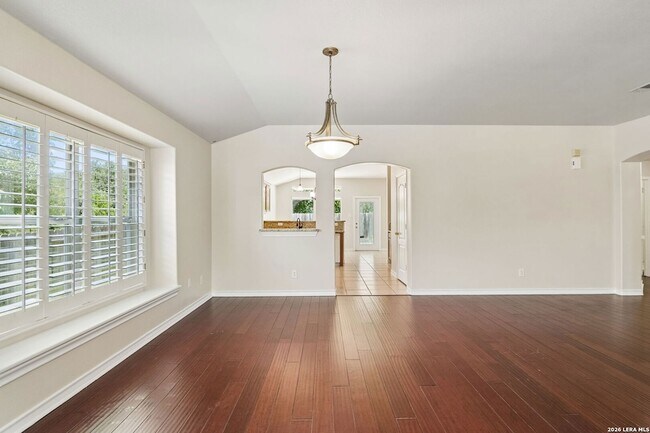 Building Photo - 1303 Bluff Forest