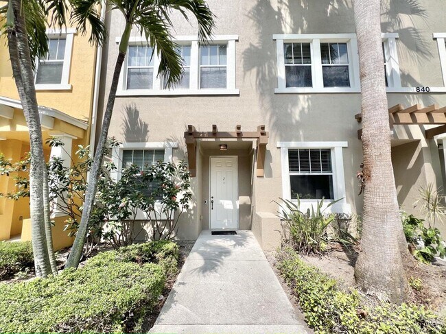 Building Photo - 840 Marina Del Ray Ln