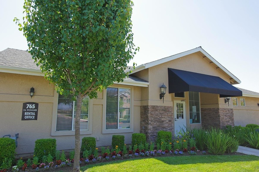 Leasing Office - Granite Ridge