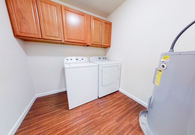 Building Photo - 1904 Karen Ln