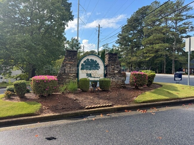Building Photo - 1295 Taylor Oaks Dr