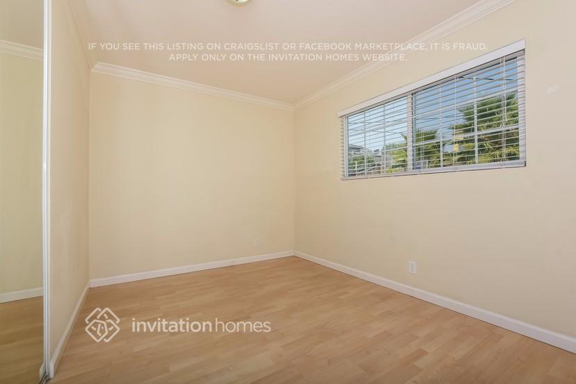 Building Photo - 274 Redwing St