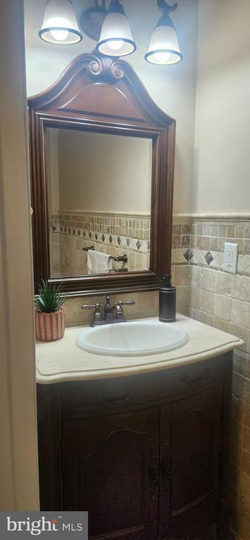 Building Photo - 2 Marchesi Dr