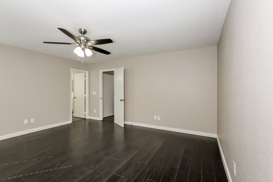 Building Photo - 5005 Glittering Star Ct