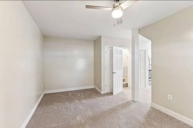 Building Photo - 306 W 17th St