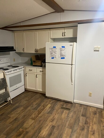 Kitchen - 120 Ray Kelly Rd