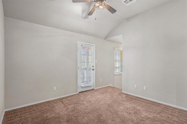 Building Photo - 220 Chickadee Ln