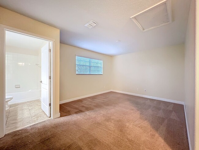 Building Photo - 6 BEDROOM 3 BATHROOM TWO STORY HOME ON IND...