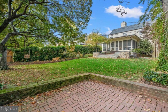 Building Photo - 6045 Edgewood Terrace