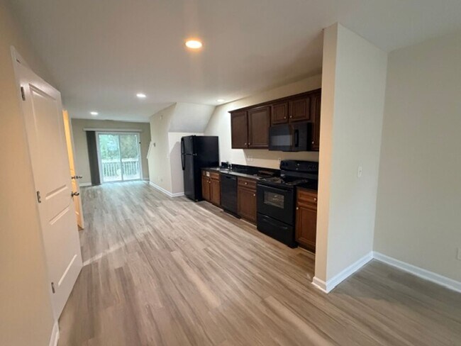 Building Photo - 123 Winterberry Ln