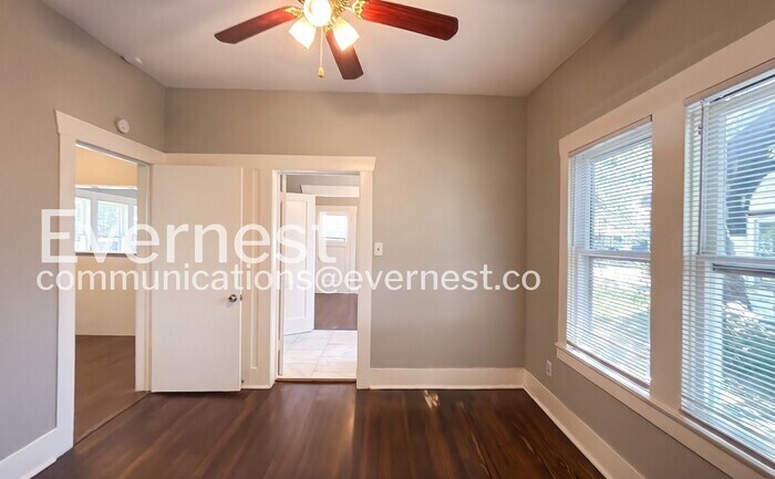 Building Photo - 1007 Archer St