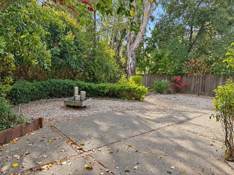 Building Photo - 100 Milani Ct