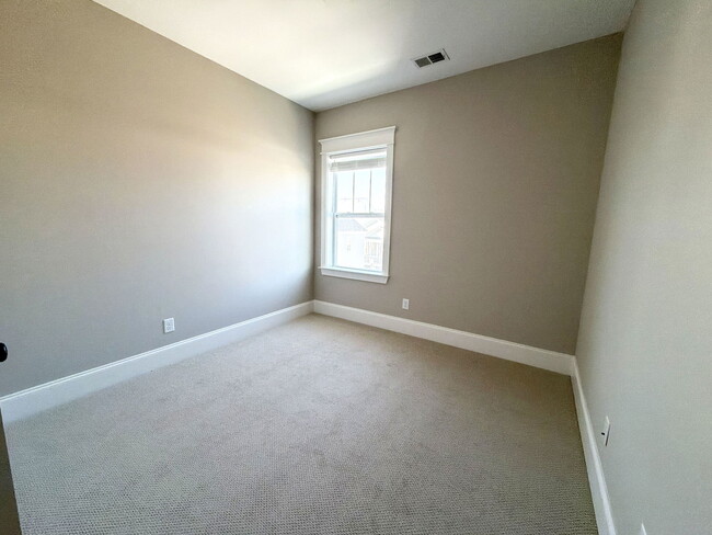 Building Photo - 1636 Juliana St